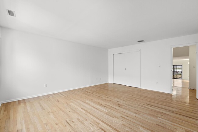 Building Photo - 6415 Liberty Ave