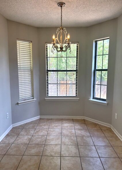 Building Photo - 2806 Maryland Cir E