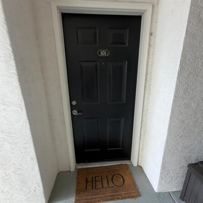 Building Photo - 12861 Madison Pointe Cir