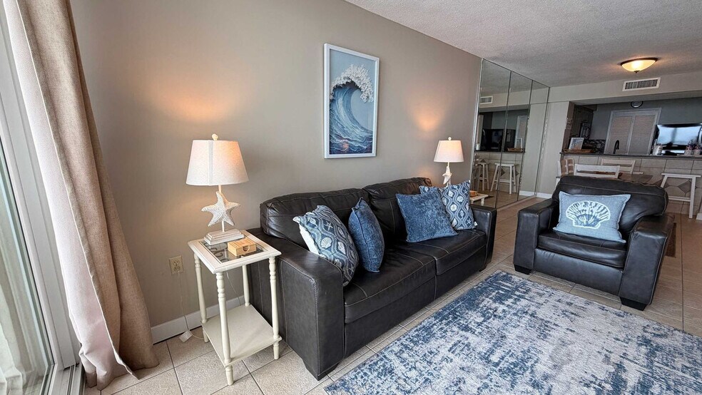 Building Photo - 7205 Thomas Dr