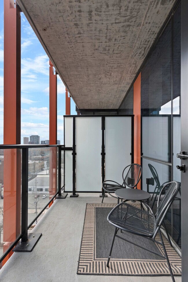Building Photo - 168 N Elizabeth St