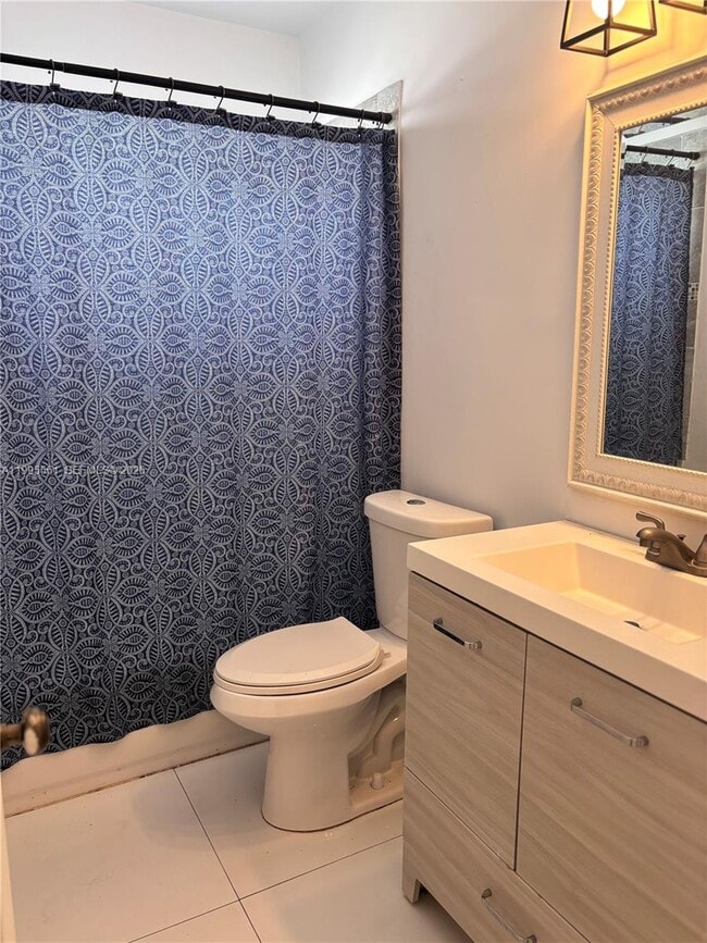 Building Photo - 839 S Highland Dr