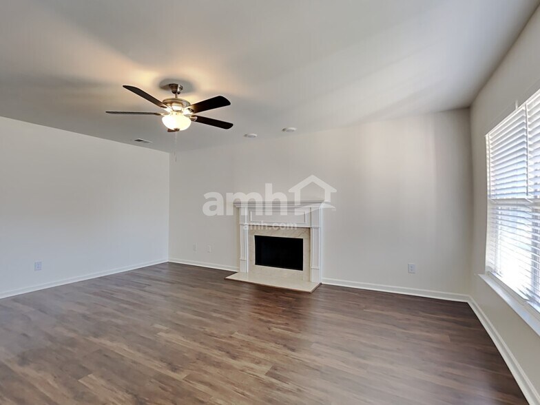 Building Photo - 2034 Fiona Way