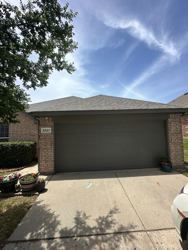 Building Photo - 2827 Saddlebred Trail