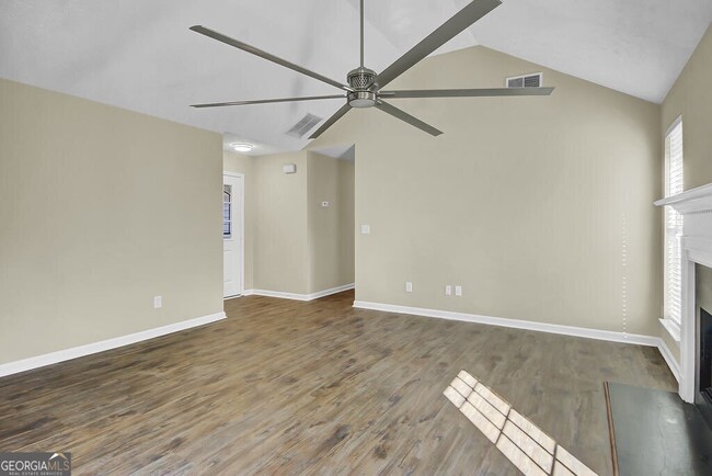 Building Photo - 40 Elisabeth Way