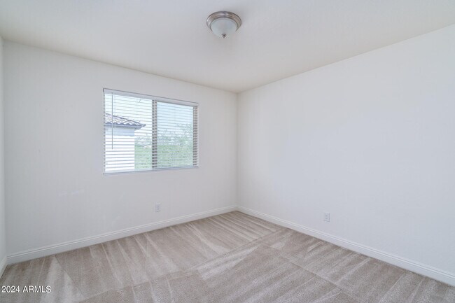 Building Photo - 1627 N 208th Ave