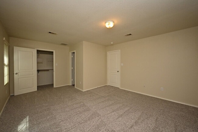Building Photo - 16806 Mammoth Springs Dr