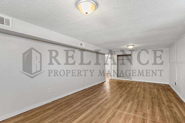 Building Photo - 317 W Kinkaid Ave