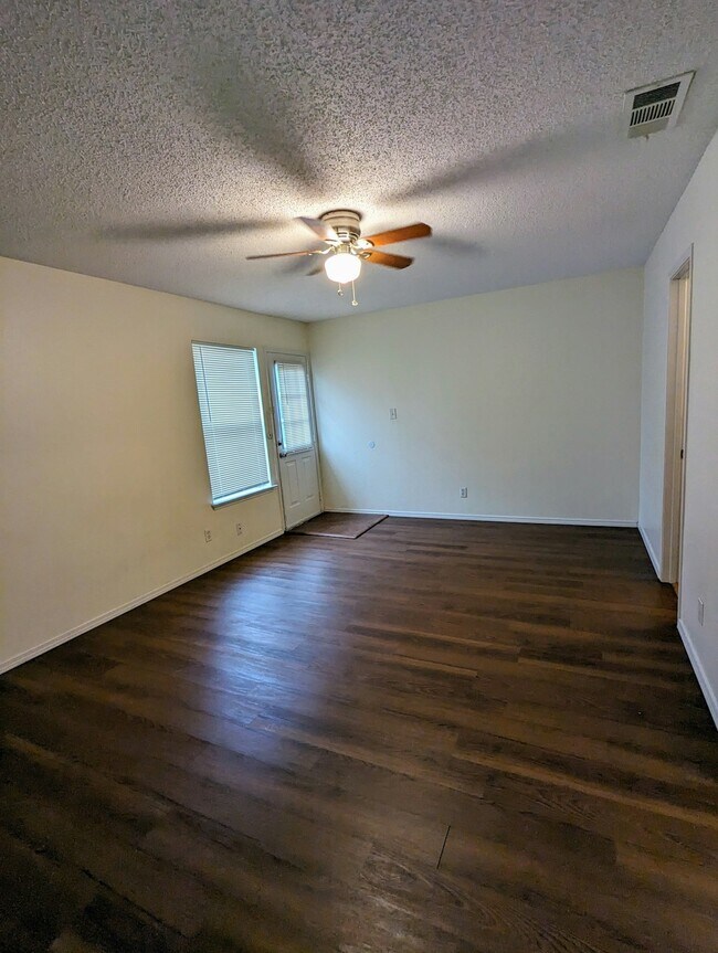 Building Photo - 8109 Foxfire Ln