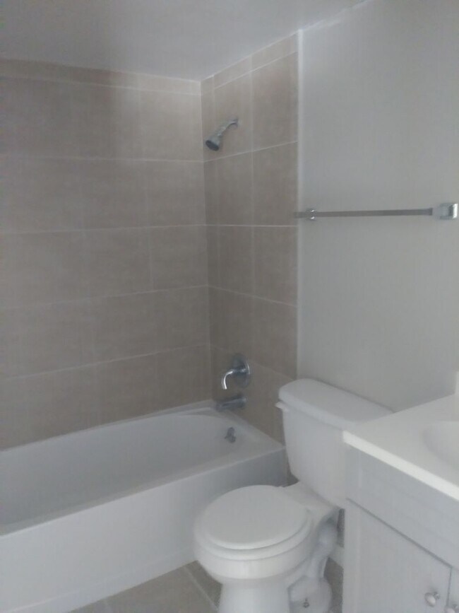 Building Photo - 1BR/1 BA Apt in Historic Downtown Eustis - Newly renovated with Laundry Room and W/D hookups