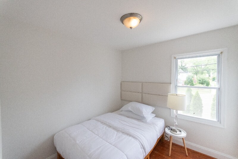 Building Photo - 1012 East-West Hwy