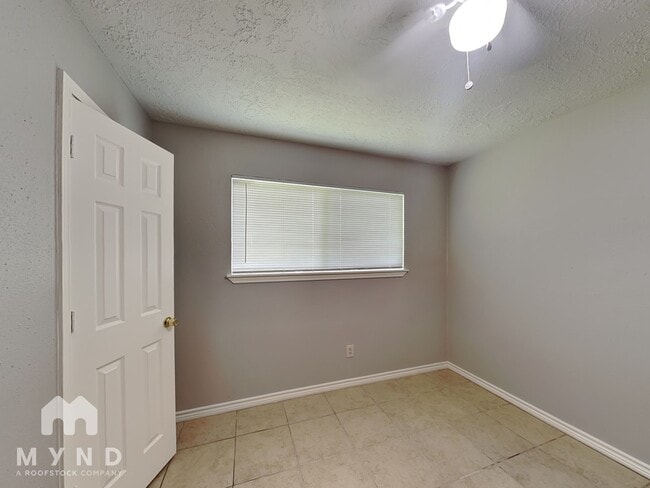 Building Photo - 12615 Enchanted Path Dr