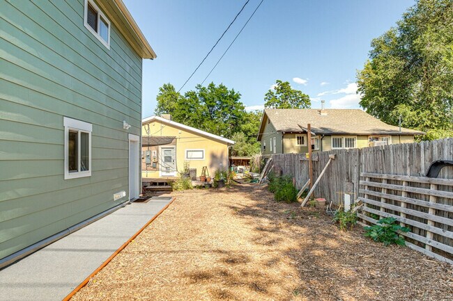 Building Photo - 4339 Eaton St