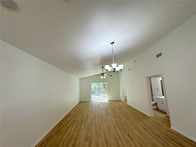 Building Photo - 8808 E Albertson Ct