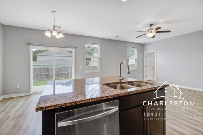 Building Photo - 403 War Admiral Ln