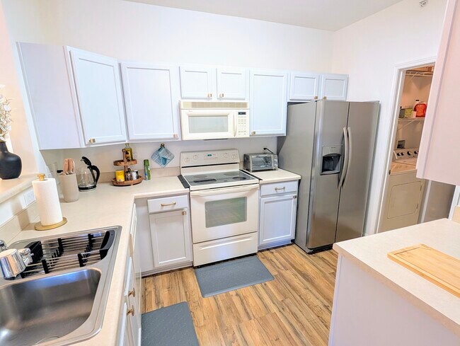 Building Photo - 17168 Red Feather Dr