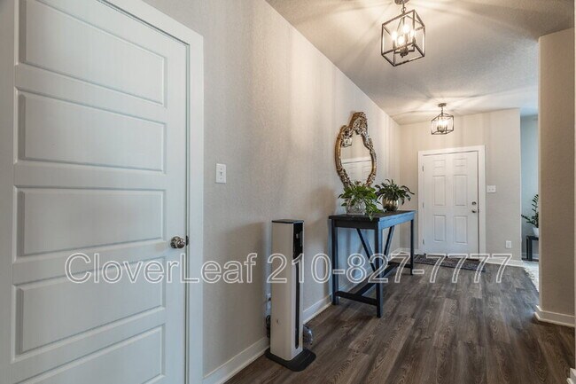 Building Photo - 709 Stonemanor Bay