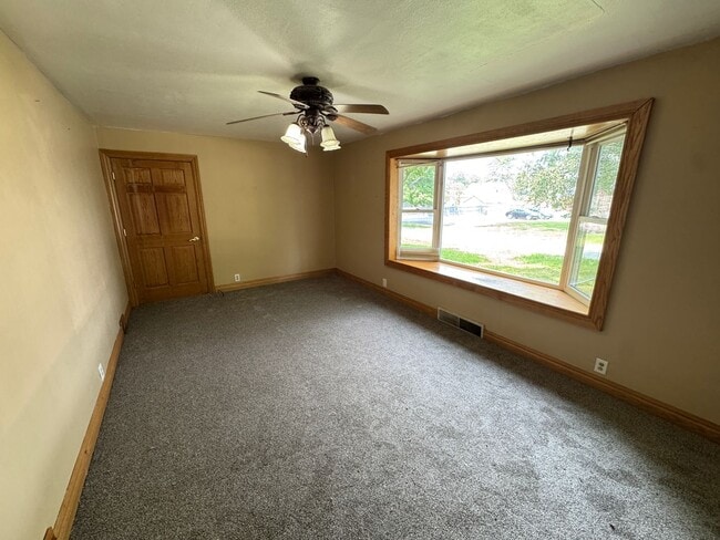 Building Photo - Affordable Colona Home With 2-Car Garage and Spacious Yard!