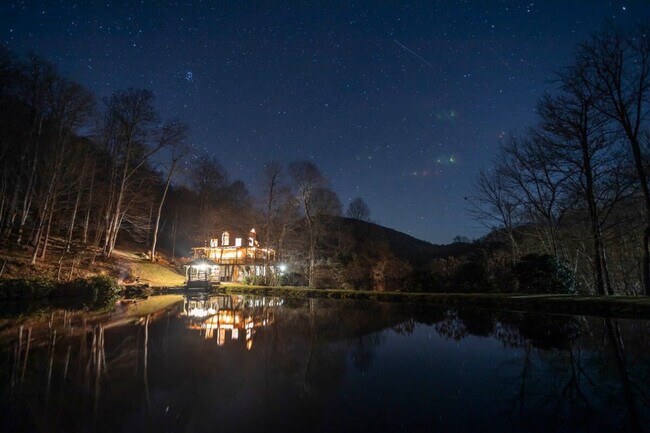 Building Photo - 195 Black Bear Dr