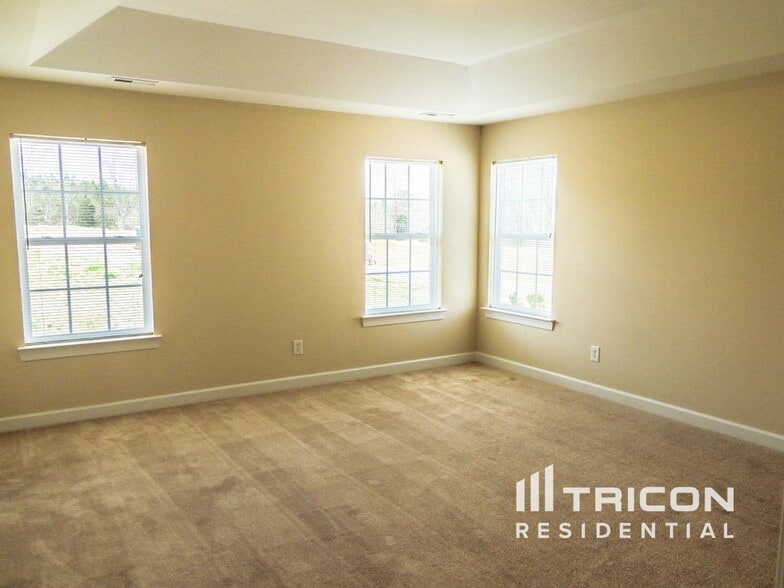 Building Photo - 2625 Sierra Chase Dr
