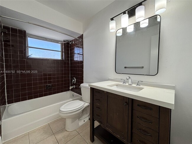 Building Photo - 5904 SW 27th St