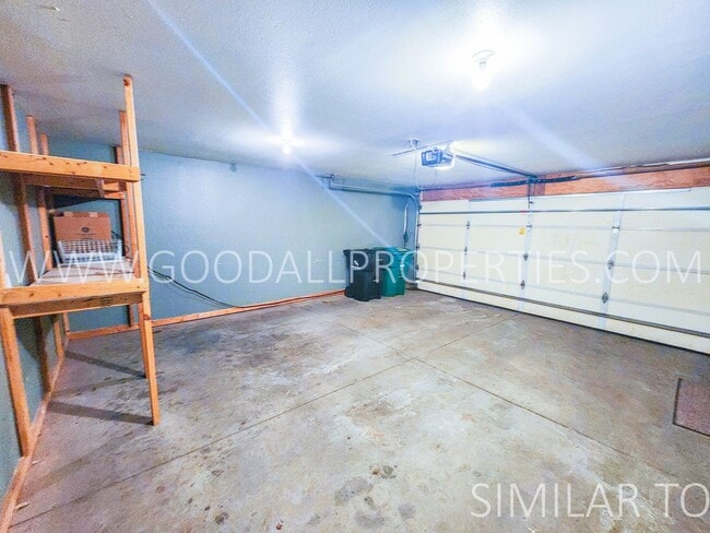 Building Photo - 2-Bedroom, 2-Bath Townhome in Ankeny with Attached 2-Car Garage