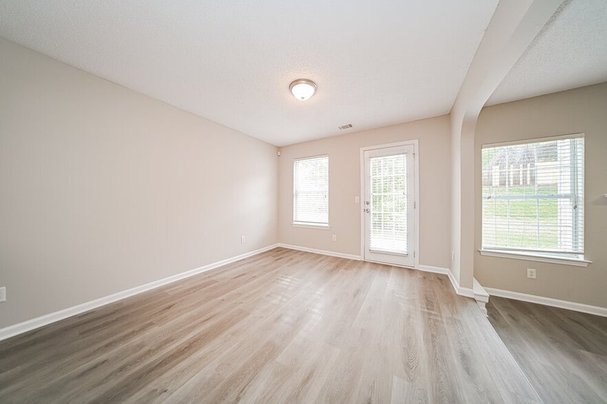 Building Photo - 301 Othello Dr