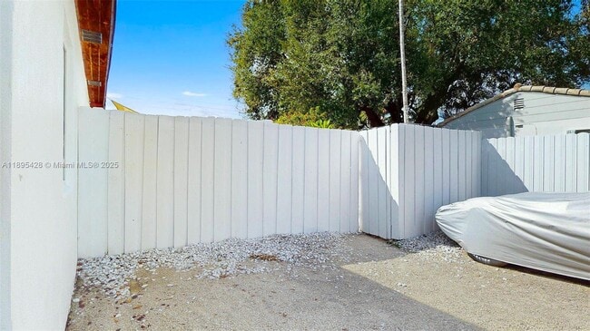 Building Photo - 6760 SW 19th St