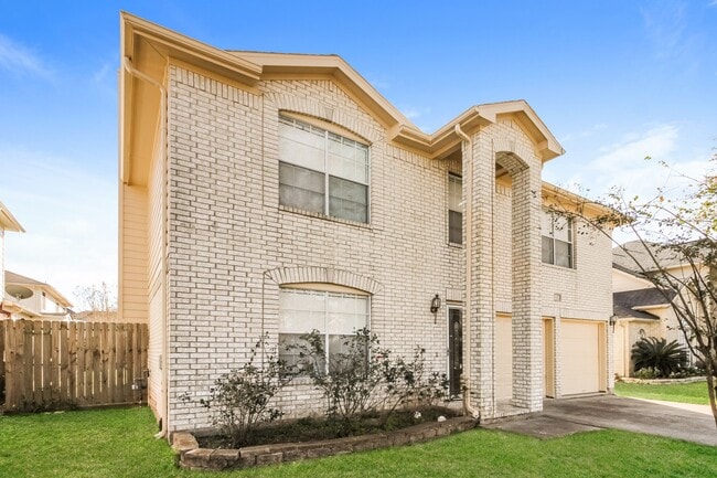 Building Photo - 4342 Lakewood Dr