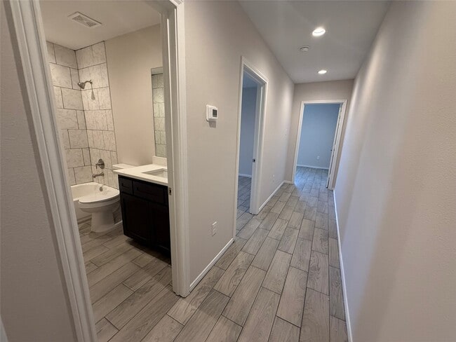 Building Photo - 5530 Hillman St