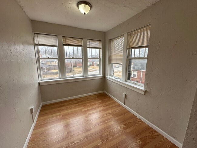 Building Photo - 1195 Belrue Ave