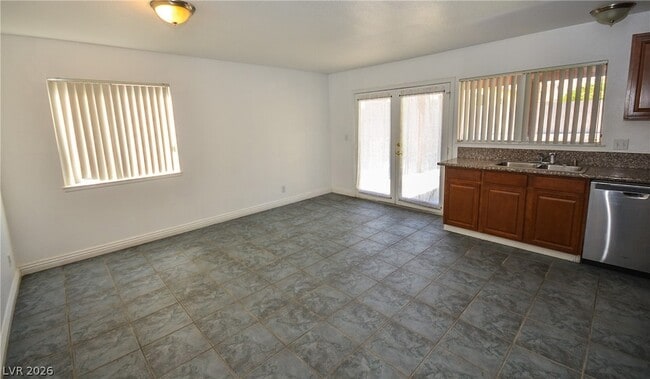 Building Photo - 6772 Carrera Dr