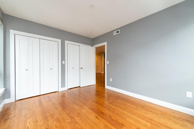 Building Photo - 331 D St