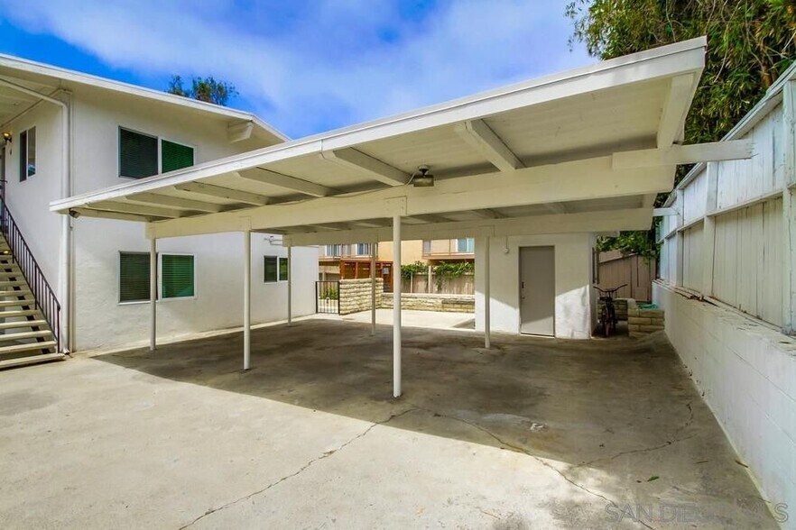 Building Photo - 1845 N Vulcan Ave