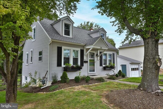 Building Photo - 732 N Tyson Ave