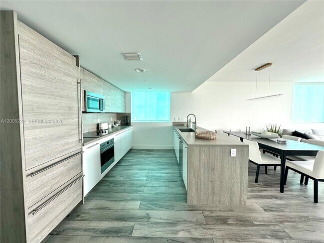 Building Photo - 400 Sunny Isles Blvd