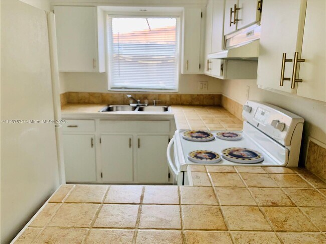 Building Photo - 15102 SW 81st St