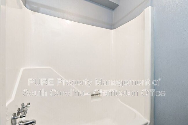 Building Photo - 1402 Camp Rd