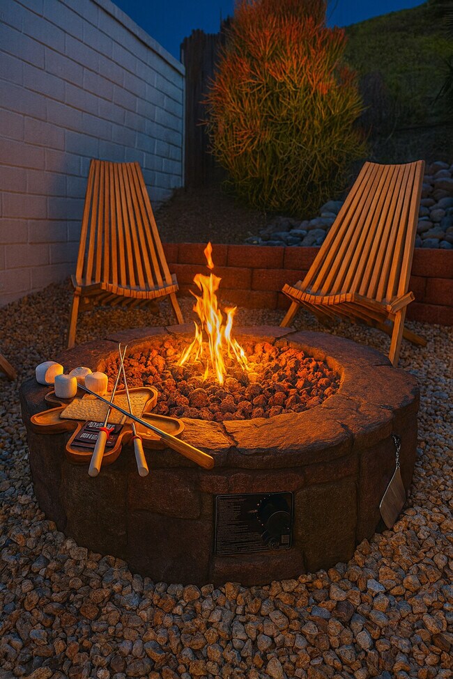 Building Photo - 4866 Hillside Dr