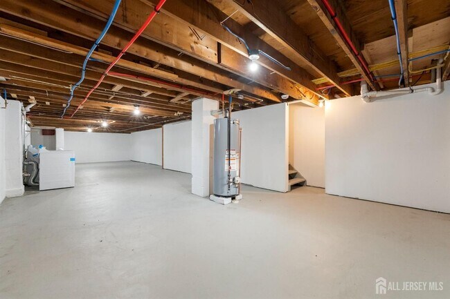 Building Photo - 1 Bissett St