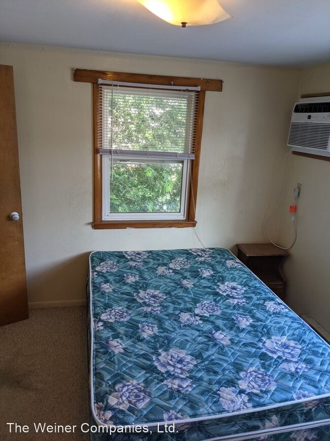 Building Photo - 1 br, 1 bath Apartment - 906 W. Springfiel...