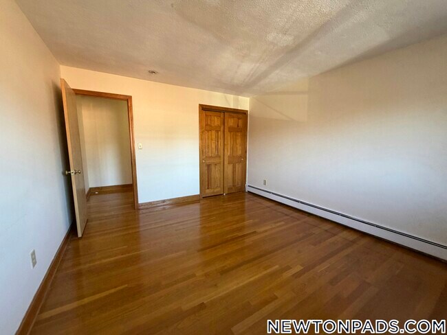 Building Photo - 282 Grove St