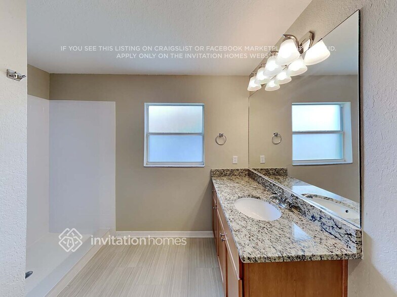 Building Photo - 6916 Krenson Oaks St