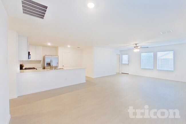 Building Photo - 1605 Baugh St