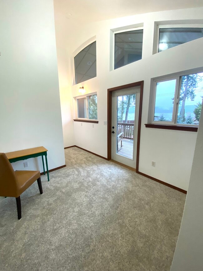 Building Photo - 17060 WA-106
