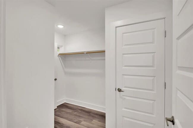 Building Photo - 2101 Benwick Cir