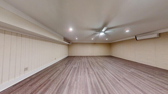 Building Photo - 986 Pembroke Pl