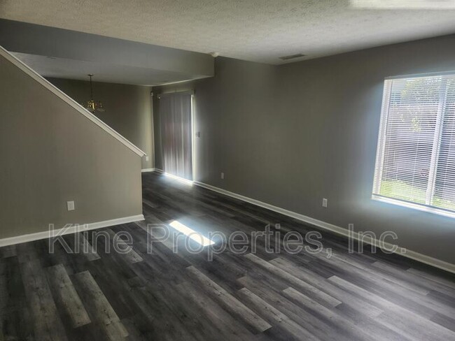 Building Photo - 5015 Clarkson Dr