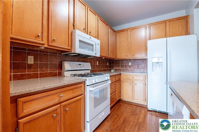 Building Photo - 11 Cobblestone Dr