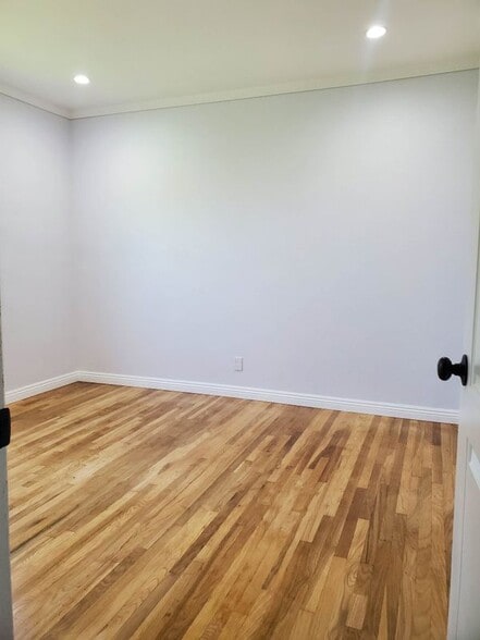 Building Photo - 11541 Robert Ln